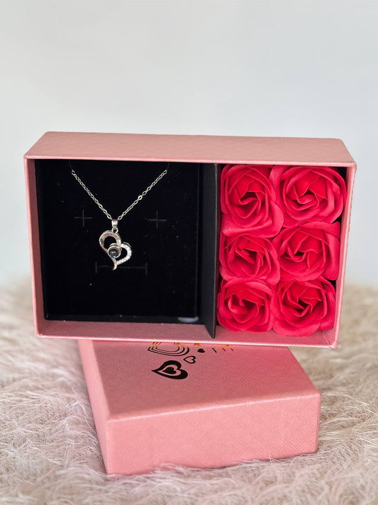 ❤️ Collar Amor Eterno + Caja de Rosas